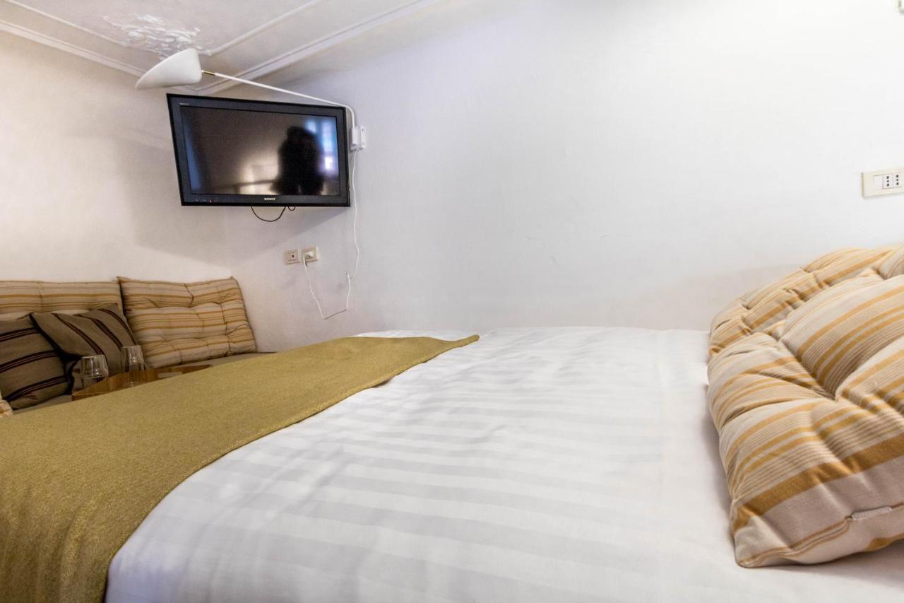 Joivy Modern Studio Near City Centre Apartment *