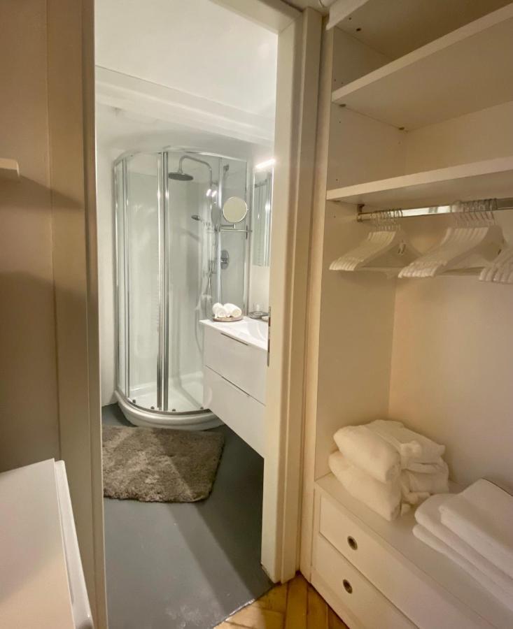 Joivy Modern Studio Near City Centre Apartment